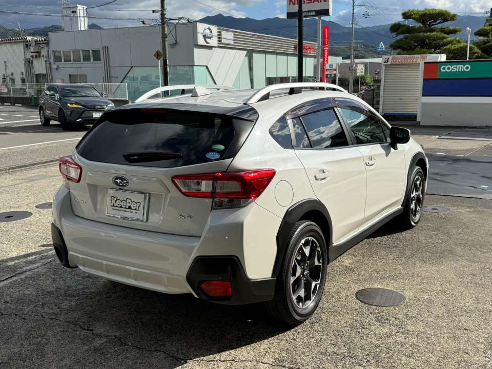 KeePer技術コンテスト準優勝スタッフが施工。 確かな技術でボディ・ガラス・樹脂すべてを美しく仕上げました。 どの角度から見ても新車のようなツヤと存在感です。