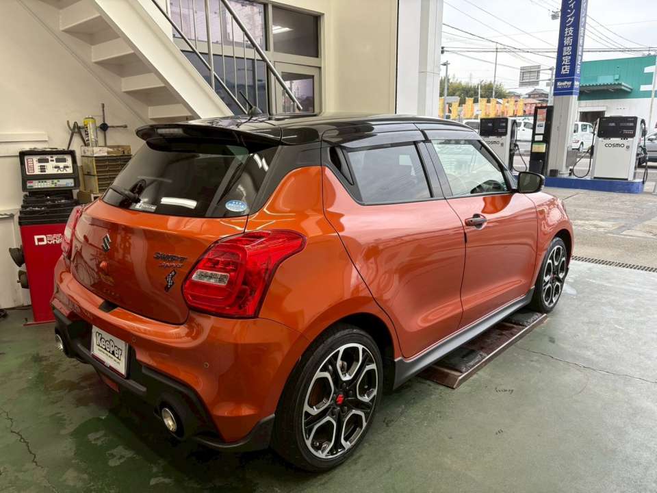 ③ 全体仕上がり｜新車のような存在感に  ボディとレンズが同時にキレイになることで、車全体の印象も大きく変わります。 艶・透明感・存在感のすべてが引き立つ仕上がりとなりました。