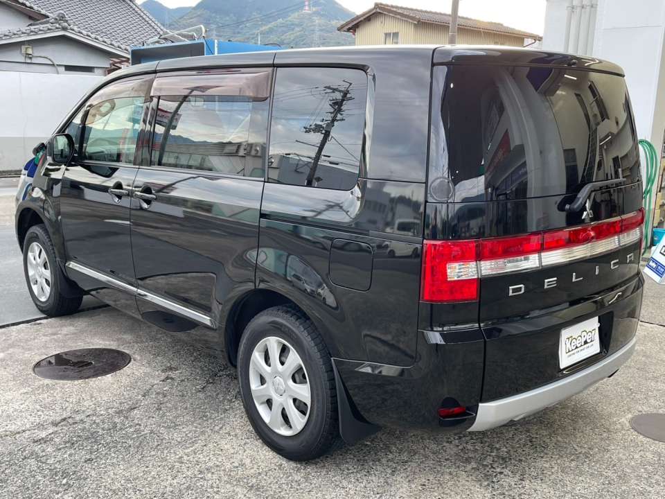 全面フッ素ガラスコーティングで雨の日の視界が改善され、ヘッドライトクリーン＆プロテクトによって白ボケが解消し、美観と安全性が同時に向上しました。