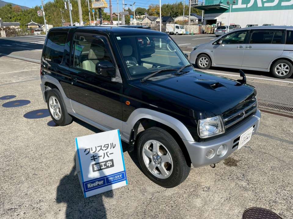 ヘッドライトのくすみを除去して透明感が復活。夜間の明るさが向上し、安全性もアップしました。