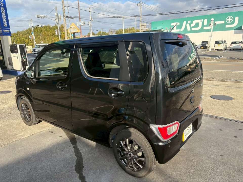 ボディ表面がなめらかになり、汚れが付きにくい状態に。年末施工で来年以降のお手入れも楽になります。