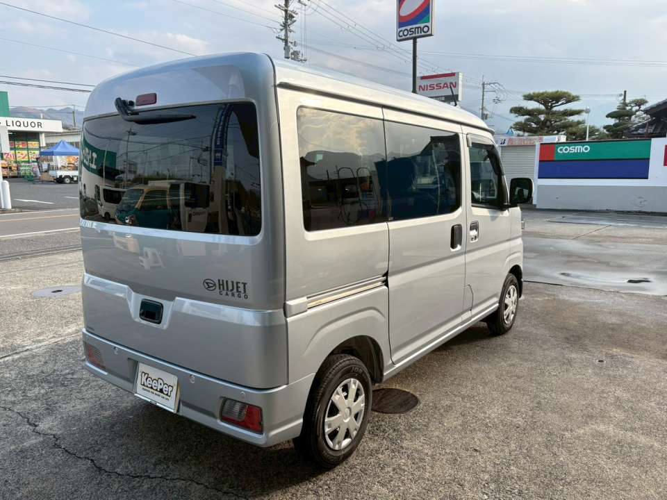 汚れが溜まりやすい側面・リア部分も、表面がなめらかになり汚れ落ちが向上。ダイヤⅡキーパーなら、年末の総仕上げとして長期間キレイが続きます。