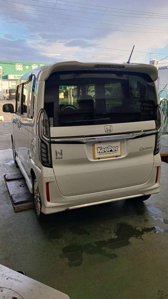 後ろ右斜めから見ても、側面からリアまでスッと映り込む美しい仕上がり。フレッシュキーパーにより、キレイな状態を長く維持しやすくなります。