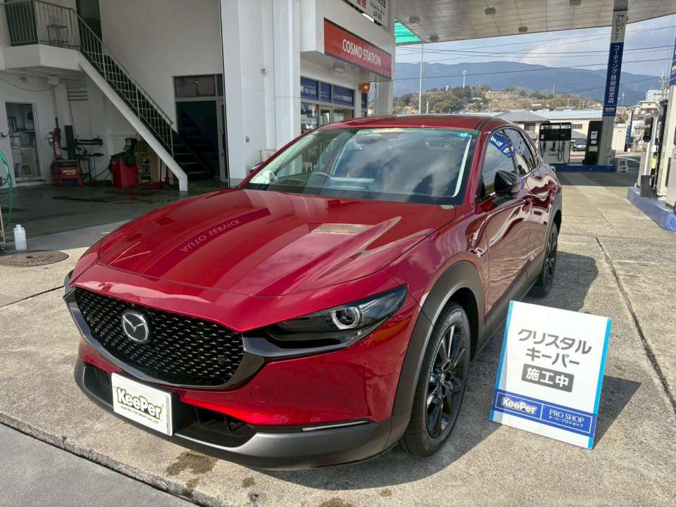 ボディ全体に均一なツヤが出て、 CX-30の流れるようなサイドラインがより際立ちます。 樹脂パーツキーパー施工により、足元も引き締まった印象です。