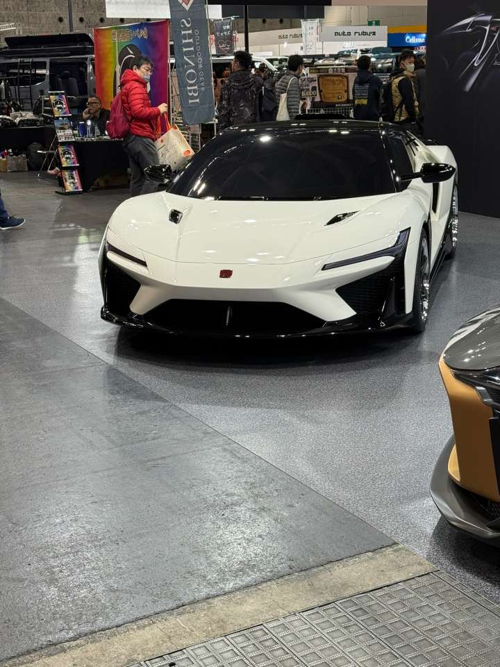 大阪オートメッセ 会場の人の多さ