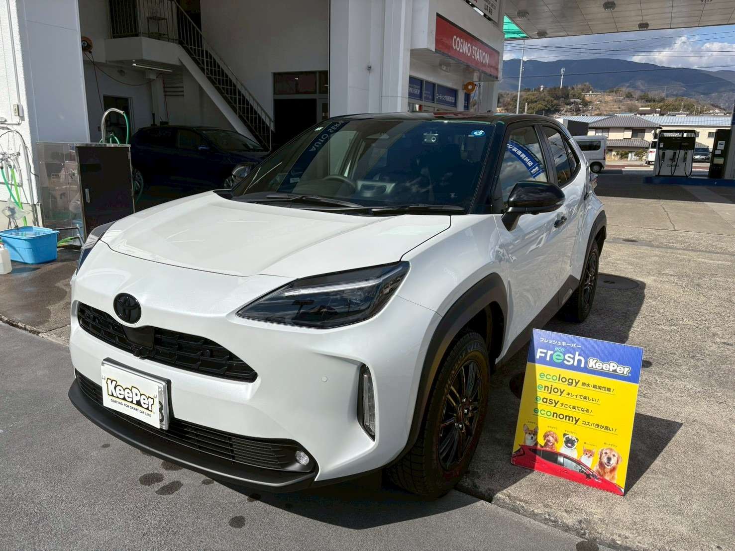 ボンネットからフェンダーにかけて、 光の映り込みが均一になり、塗装本来のなめらかさが際立ちます。  フレッシュキーパーは、 洗車回数を減らしたい方や、 コーティングが初めての方にも選ばれやすいメニューです。  普段のお手入れは水洗い中心でOKなため、 忙しい方にも扱いやすいコーティングです。