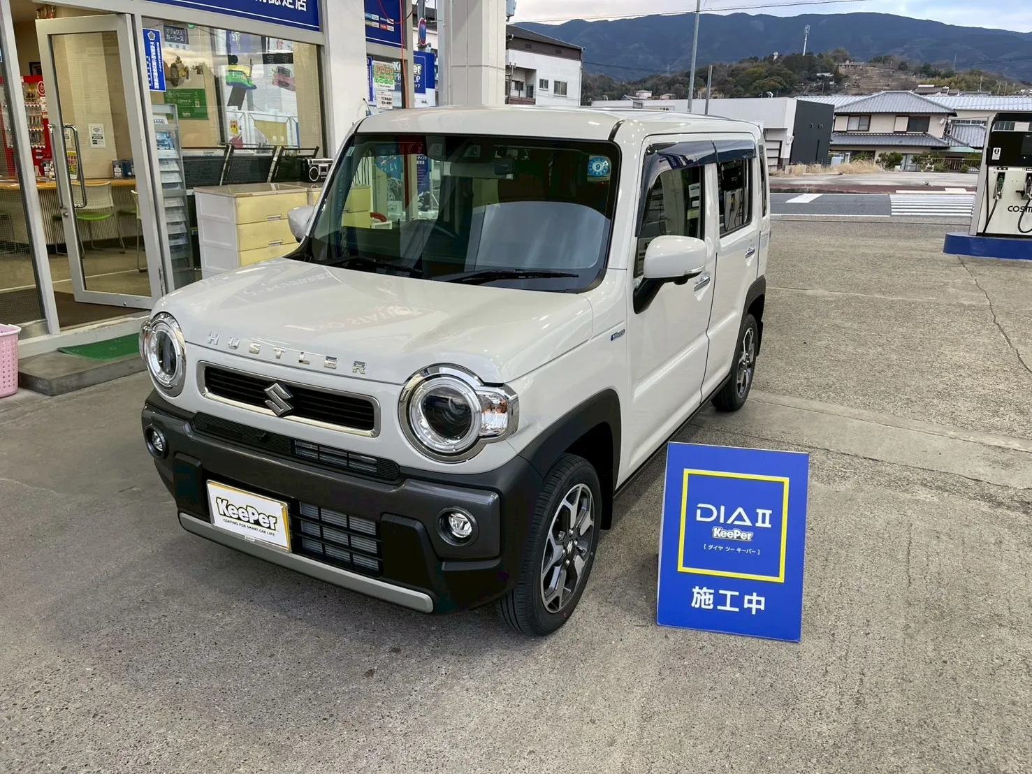 ダイヤⅡキーパー施工後の透明感のあるツヤ（白系ボディ）