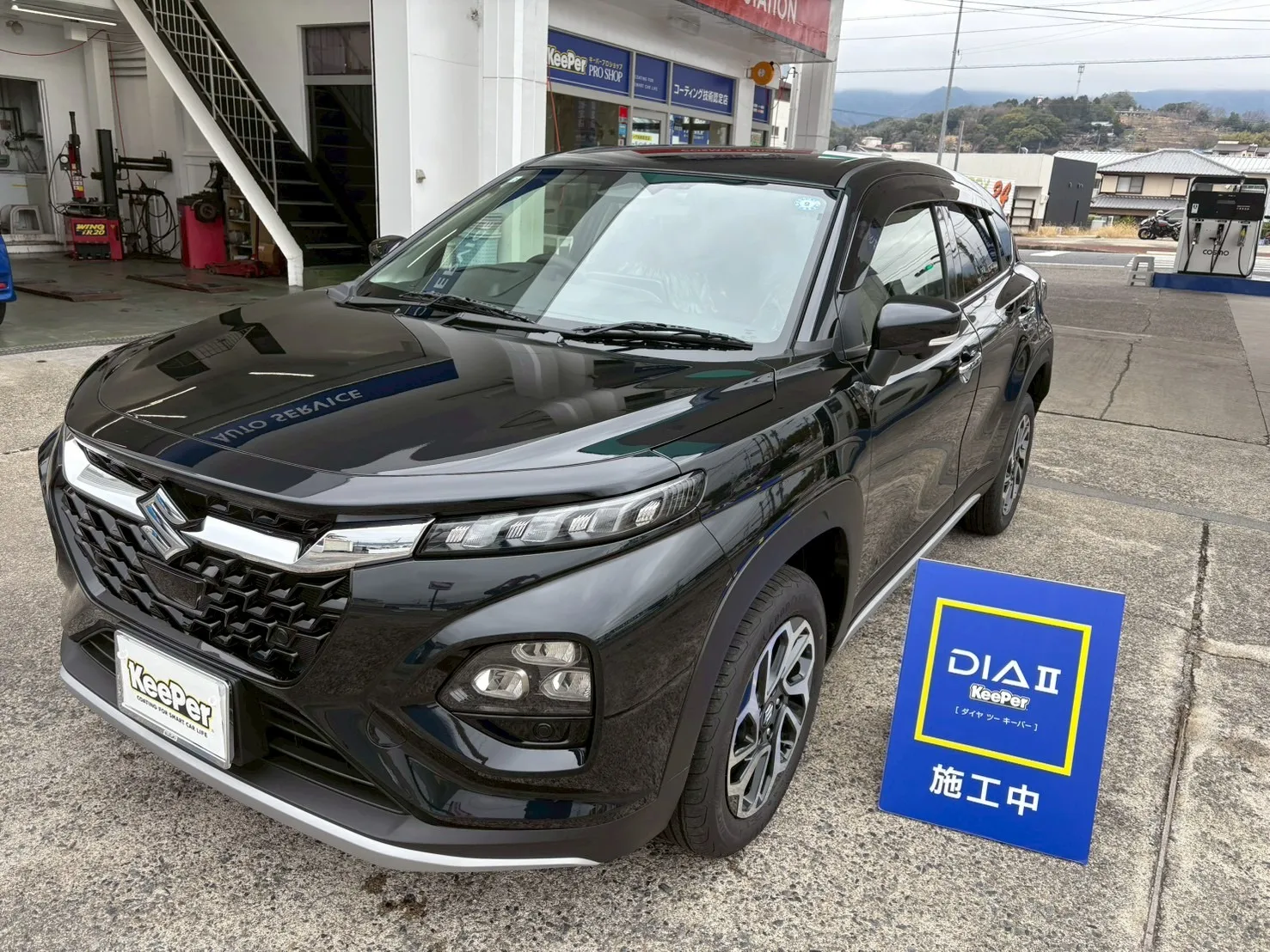 ダイヤⅡキーパー施工後の深いツヤと映り込み