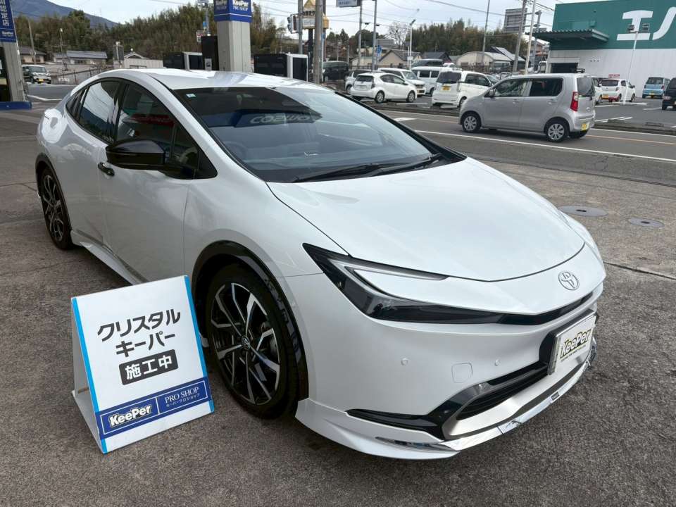 クリスタルキーパー施工｜トヨタ プリウス｜白ボディに透明感のあるツヤ仕上がり｜和歌山県橋本市