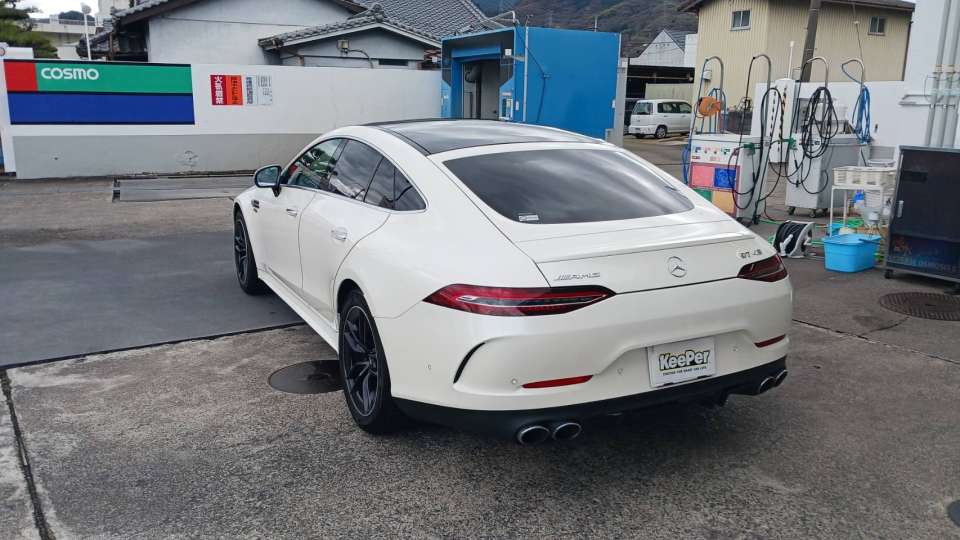 ダイヤⅡキーパー施工中の一枚です。 下地処理から丁寧に行い、塗装状態を確認しながら施工しています。 施工内容が目で見て分かることで、安心してお任せいただける仕上がりを目指しています。