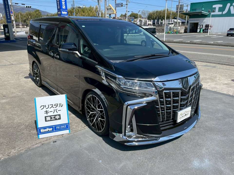 クリスタルキーパー施工｜トヨタ アルファード｜フレッシュキーパーとどっちがいい？黒ボディのツヤと水弾きを解説｜橋本市