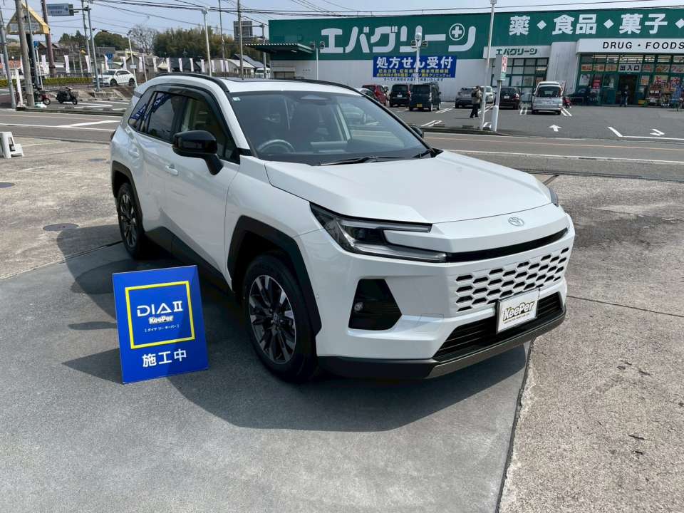 光の反射が揃い、ボディ全体がなめらかに輝く仕上がり。ダイヤⅡキーパー特有のガラス被膜により、汚れが付きにくく、雨で流れやすい状態になっています。