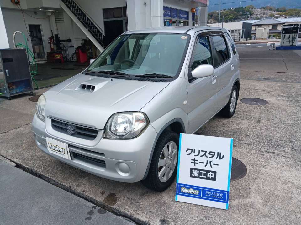 ボンネットやフェンダー部分の映り込みが向上し、光沢がはっきりと分かる状態になりました。クリスタルキーパーならではのガラス被膜の効果です。