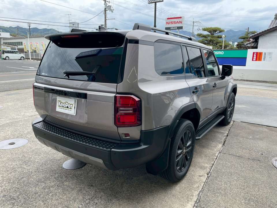 後ろ姿までしっかり美しく✨ クリスタルキーパーでボディ全体の統一感と輝きをキープ。 1年ごとの施工でずっとキレイが続きます👍