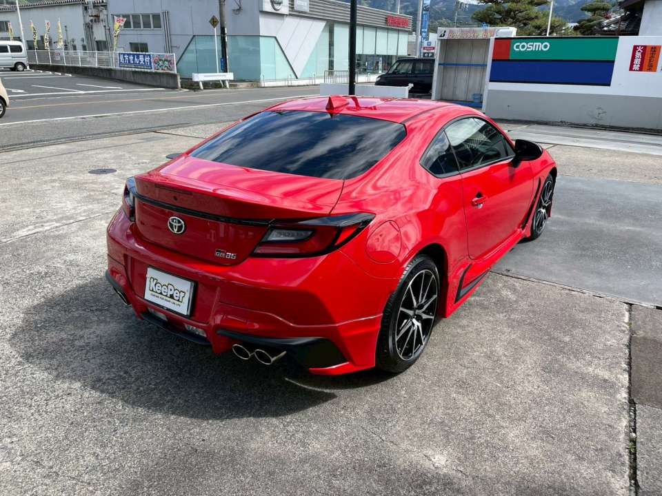 リアから見てもこの艶感✨ 未塗装樹脂部分も黒ツヤが復活し、全体の仕上がりがワンランクアップしています。 長くキレイに乗りたい方にダイヤⅡキーパーはおすすめです！