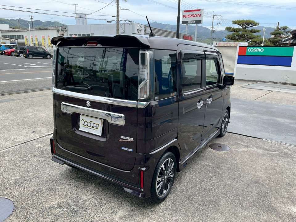 後ろ姿までしっかり艶と光沢をプラス。細部までコーティングが行き届き、どこから見ても美しい仕上がりです。