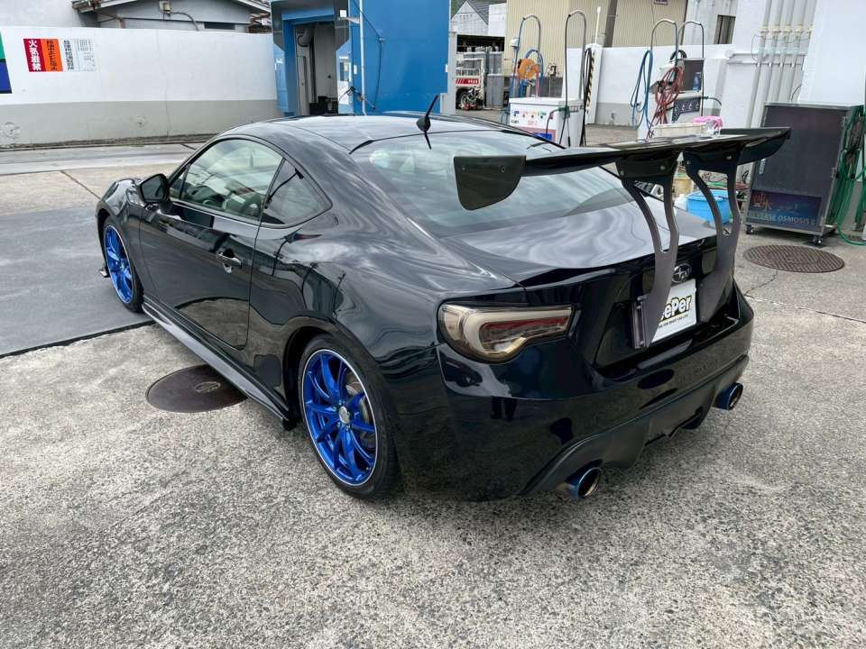 リアビューも艶がしっかり出て、全体の統一感がアップ。 汚れにくくなり、洗車も楽になるのでキレイな状態を長く維持できます。