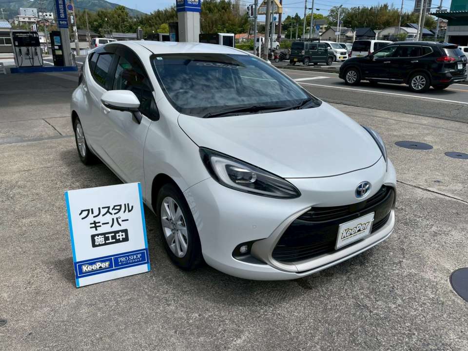 クリスタルキーパー施工｜トヨタ アクア 白ボディ
