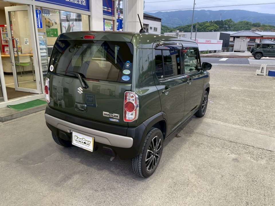 樹脂パーツキーパーも同時施工し、フェンダーの黒さとツヤをしっかり復元。 細部まで美しく整い、車全体の完成度が格段に向上しました。