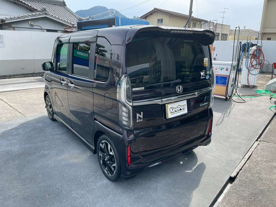 後ろ姿までしっかりツヤが出て、車全体が引き締まった印象に仕上がりました。 普段のお手入れもラクになるので、初めてのコーティングにもおすすめです。