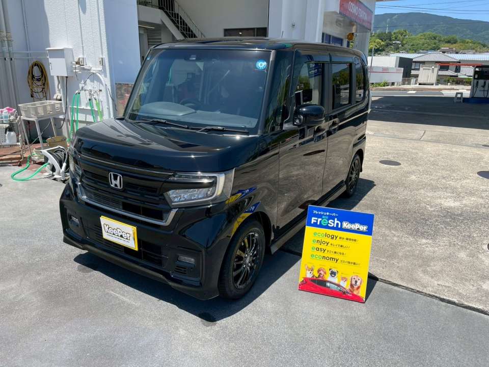 正面から見ても透明感のあるツヤがしっかり出て、フレッシュキーパー特有の汚れにくい仕上がりに。洗車回数を減らしたい方にも人気です。