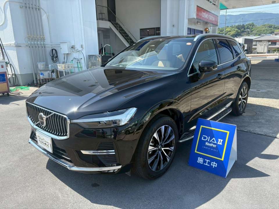 「ボディだけではなく、樹脂パーツ・レンズ・ガラスまでしっかり施工😊 細かな部分まで仕上げるとお車全体の印象が変わります！」