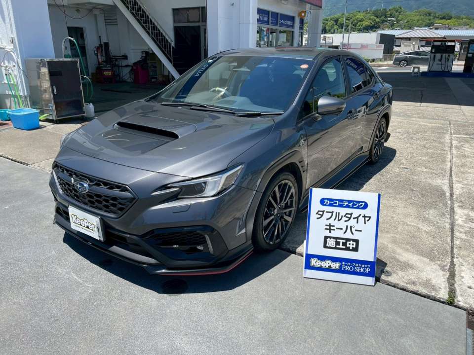 高密度ガラス被膜とレジン被膜を整えることで、WRX S4のスポーティなボディラインがさらに際立つ仕上がりになりました。深みのある艶が魅力です。