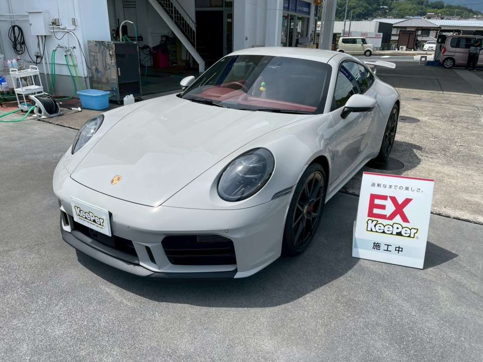 ボディだけでなく、レンズコーティング・マットホイールコーティング・樹脂パーツキーパーも同時施工。細部まで美しく保護し、スポーツカーならではの存在感がさらに際立ちました。
