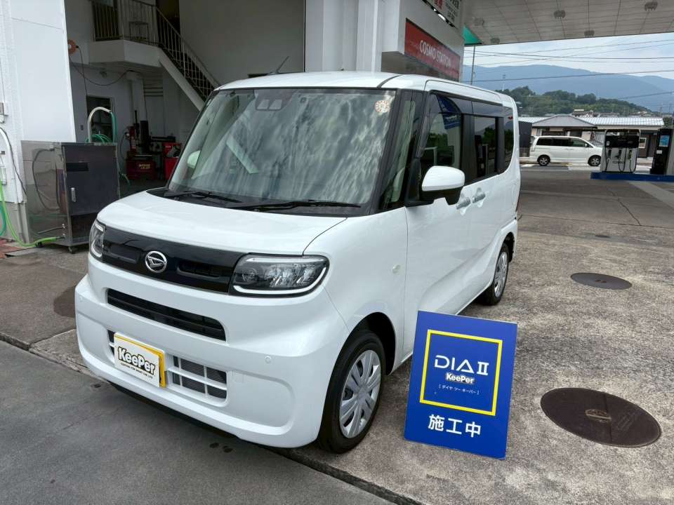 ボディ全体に透明感のある艶が生まれ、新車らしい美しい輝きがさらに引き立ちました。